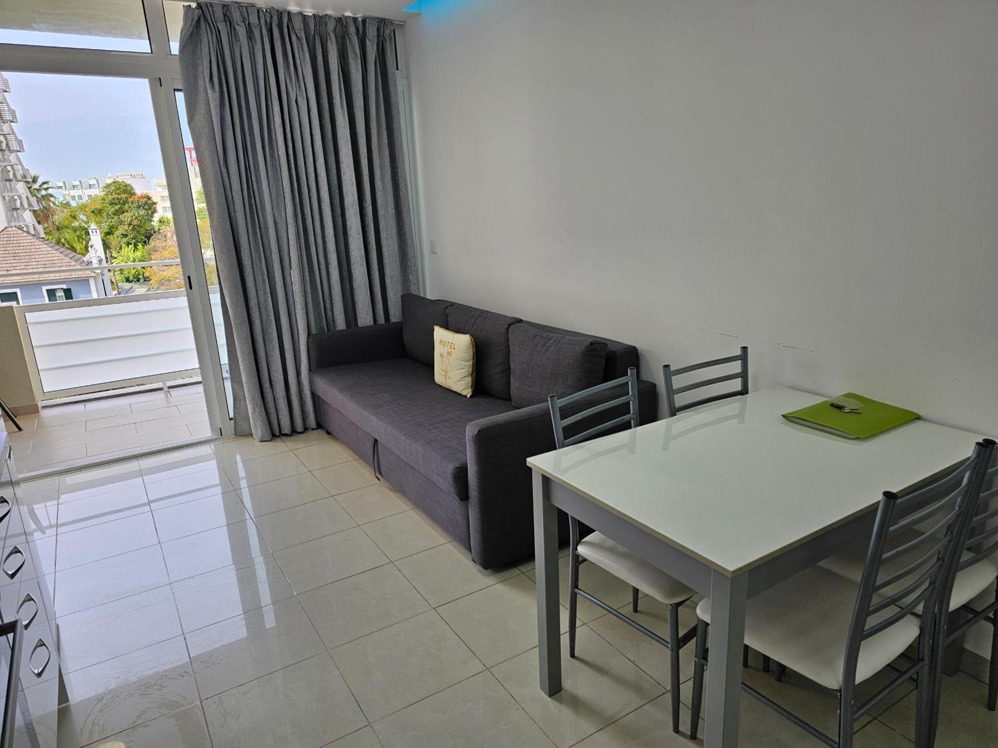 Apartamentos Navio Azul Funchal Oda fotoğraf